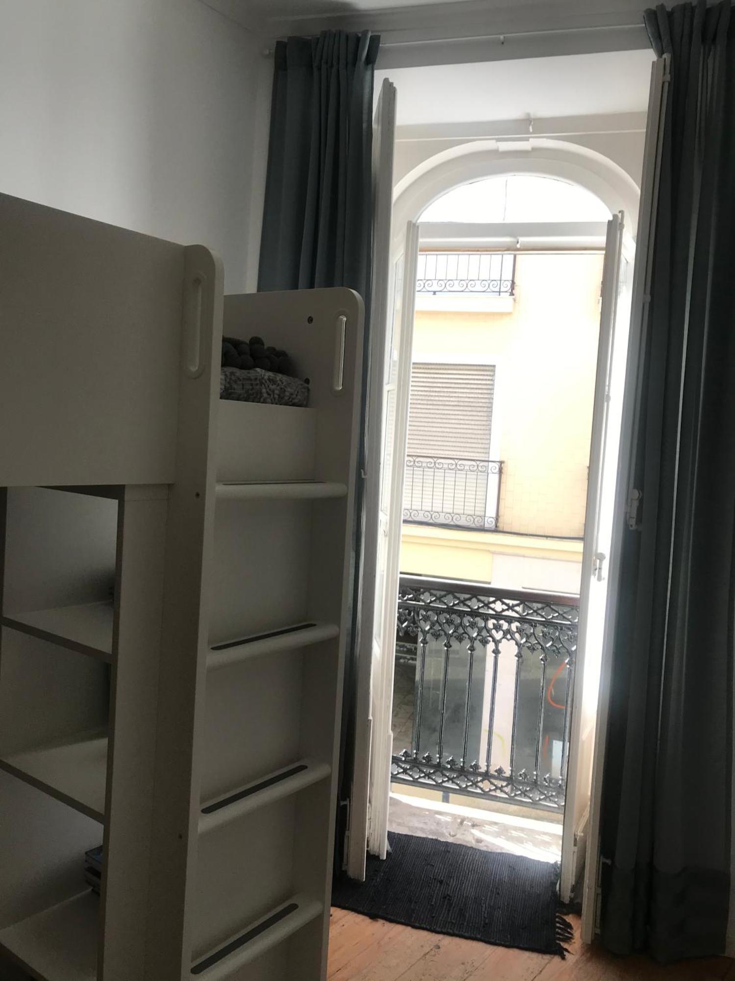 カルダス・ダ・ライーニャ Casa Dos Poetasホステル 部屋 写真